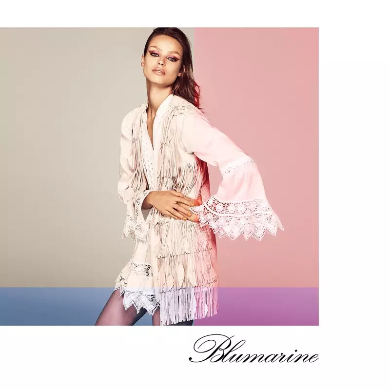 Blumarine prezintă franjuri și dantelă în campania de primăvară-vară 2019