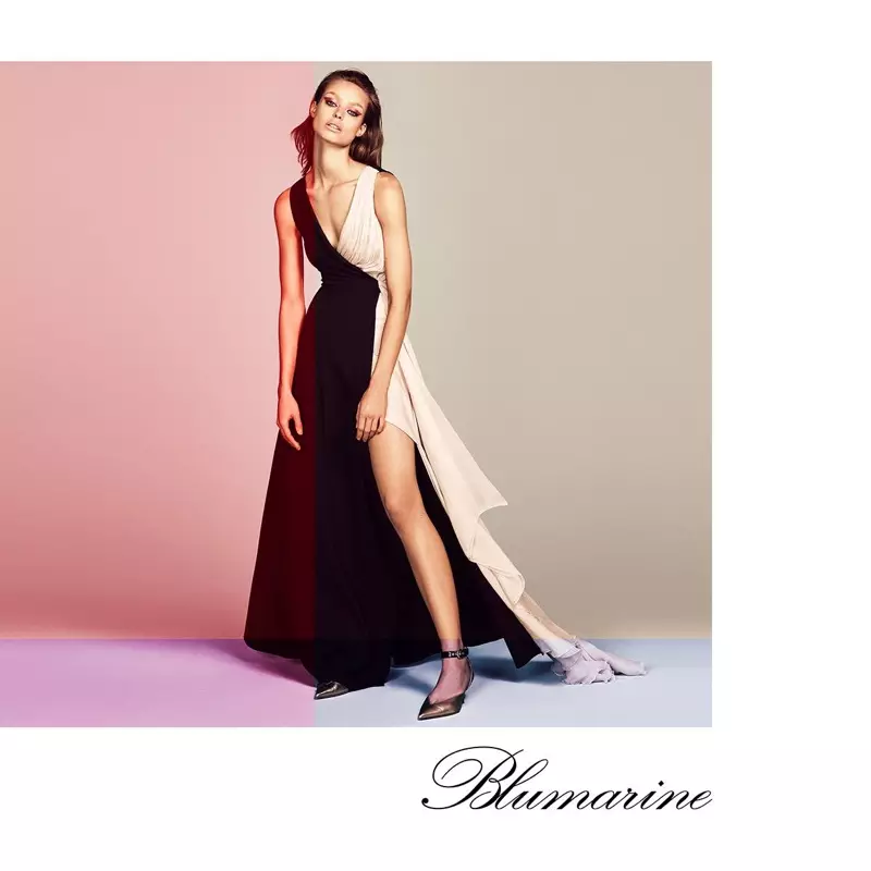 Mat engem Kleed erschéngt d'Birgit Kos an der Blumarine Fréijoer-Summer 2019 Kampagne