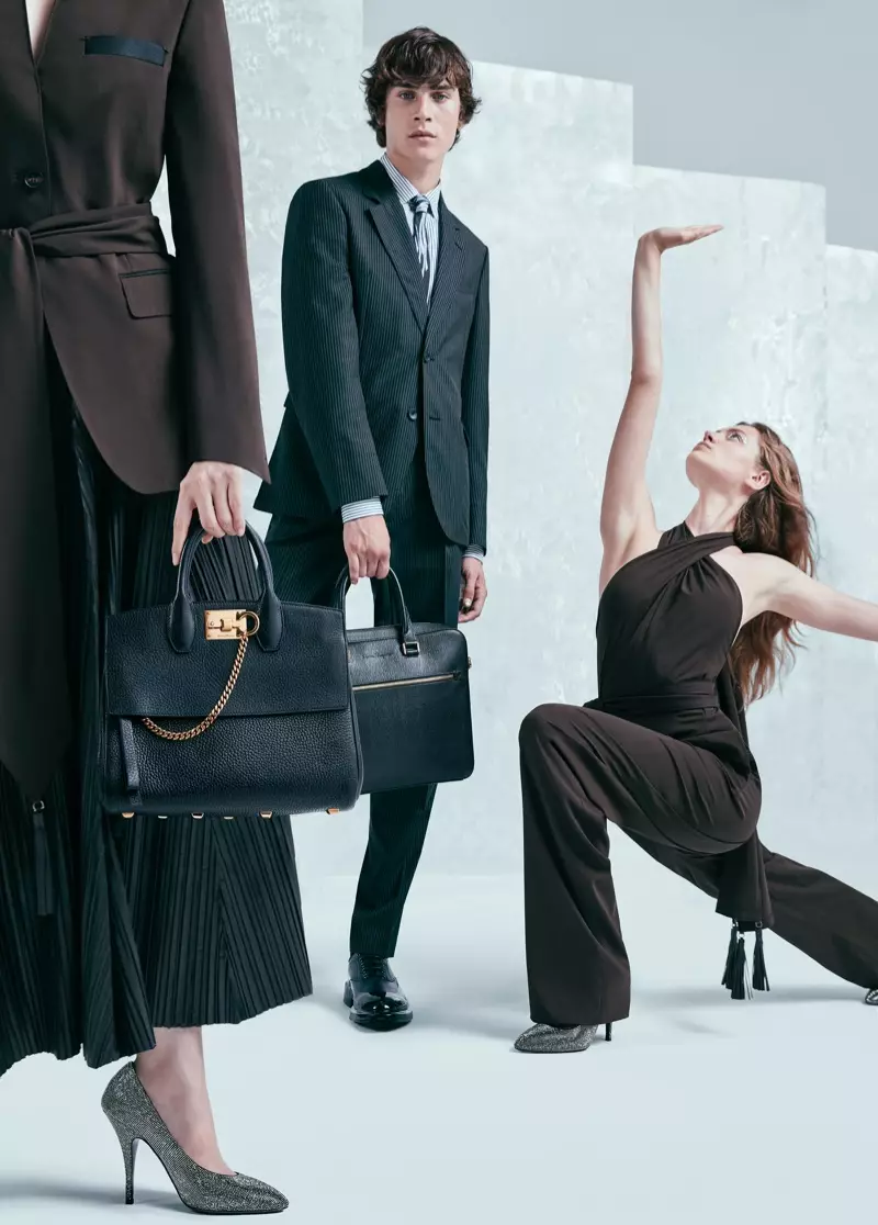 Liam Kelly và Nataliya Bulycheva tạo dáng cho chiến dịch Salvatore Ferragamo Holiday 2019