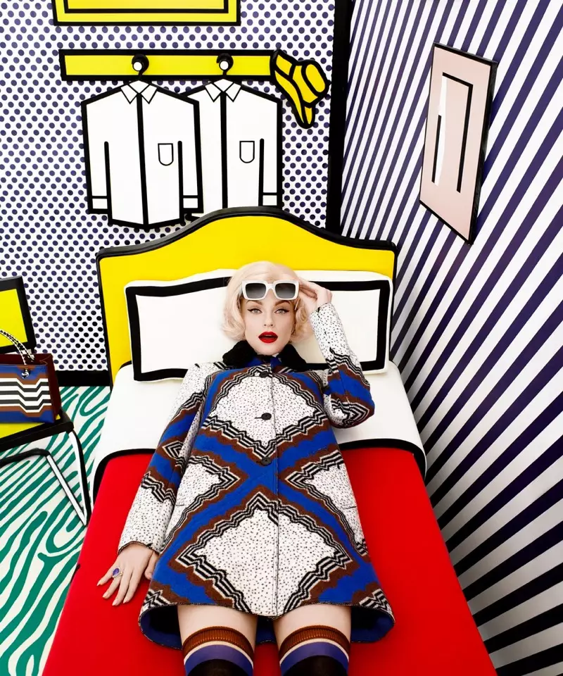 Jessica Stam kanalizira pop art u Missoni kaputu, tajicama i sunčanim naočalama