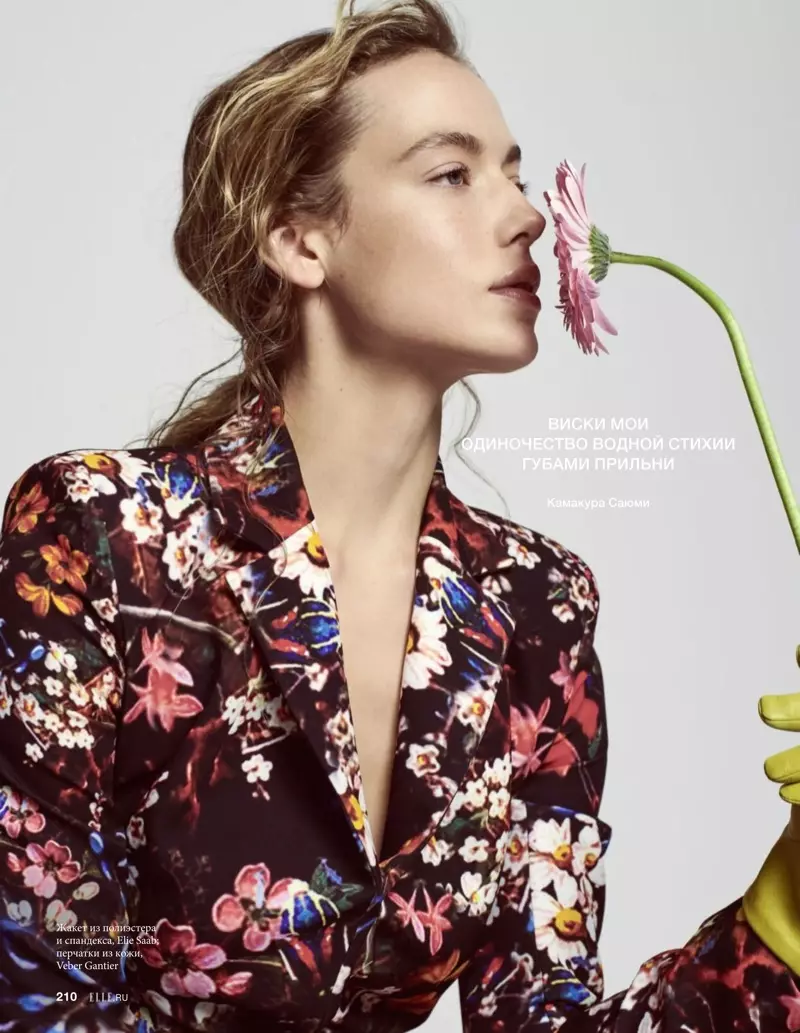 Hannah Ferguson Embraces Floral Prints rau ELLE Russia