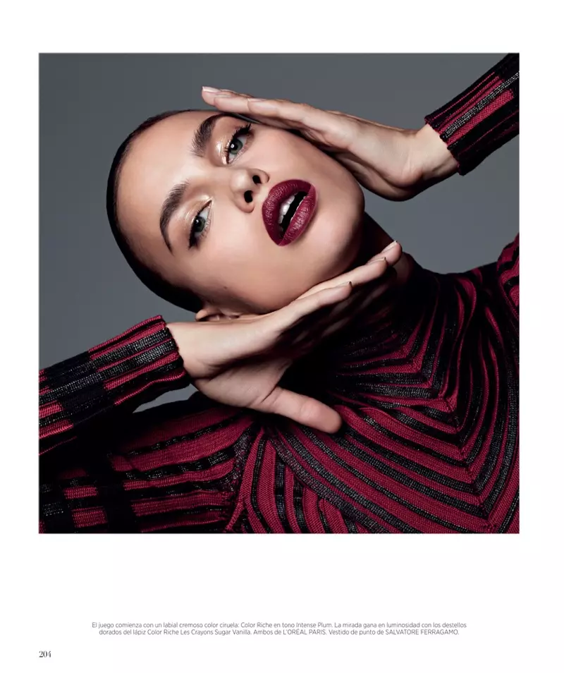 မော်ဒယ် Irina Shayk သည် Harper's Bazaar Spain အတွက် မိတ်ကပ်လိမ်းသည်။