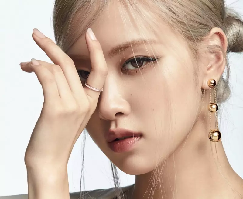 Tiffany & Co. נאָמען Rosé פֿון BLACKPINK זיין נייַע גלאבאלע אַמבאַסאַדאָר.