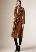 የ Burberry's Pre-Fall 2015 ስብስብን ይመልከቱ