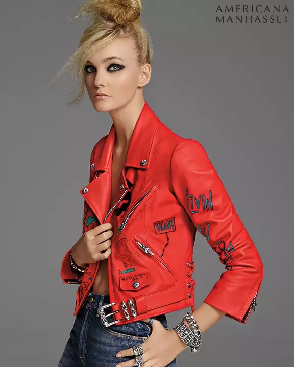 Caroline Trentini ĉefrolas en la feriado 2015 aspektlibro de Americana Manhasset