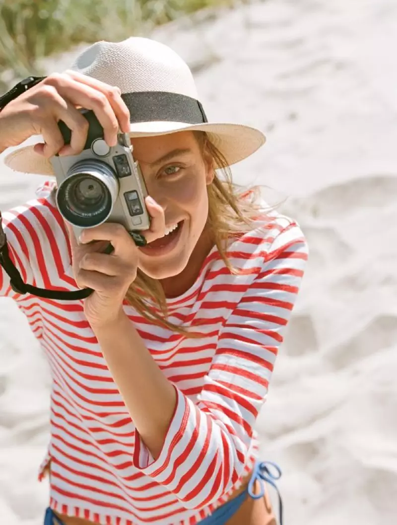 J. Crew Striped Boatneck T-shirt med fransar och panamahatt