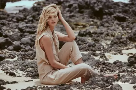 Marloes Horst Membara dalam Koleksi Pakaian Renang ACACIA 2017