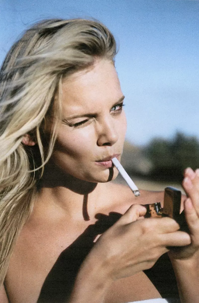 Bi çavên xwe, Marloes Horst ji dûmanê kêfê dike