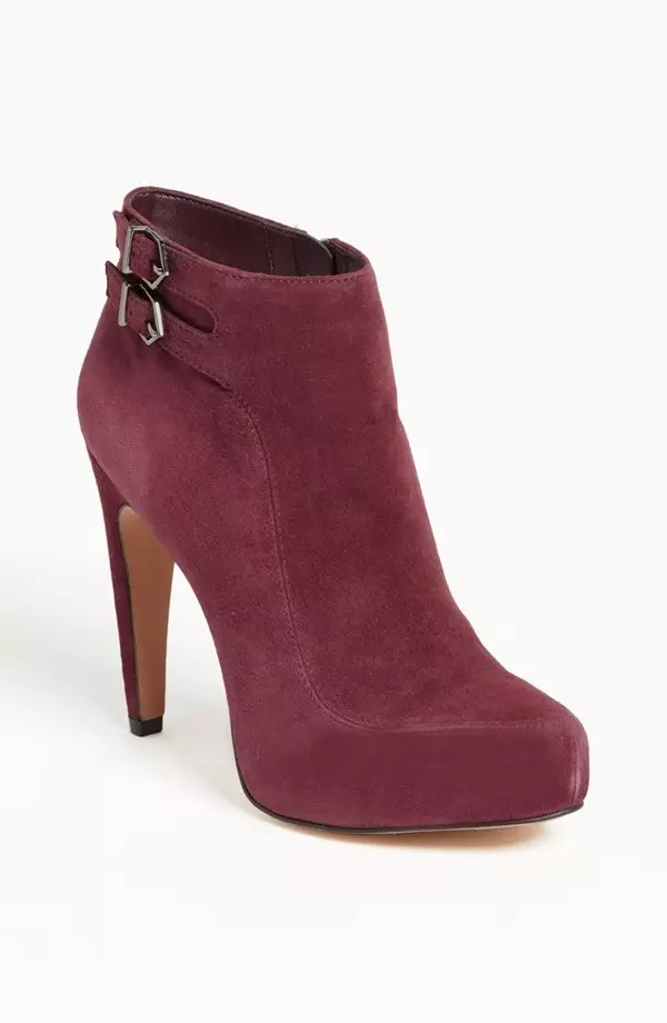 Ankle Boot | ကြွေကျခြင်း မရှိမဖြစ်