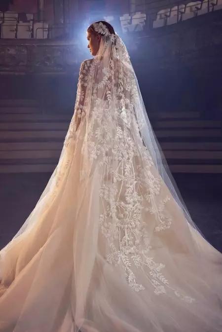 Elie Saab Bridal Sukcesas la Scenejon por Aŭtuno 2018