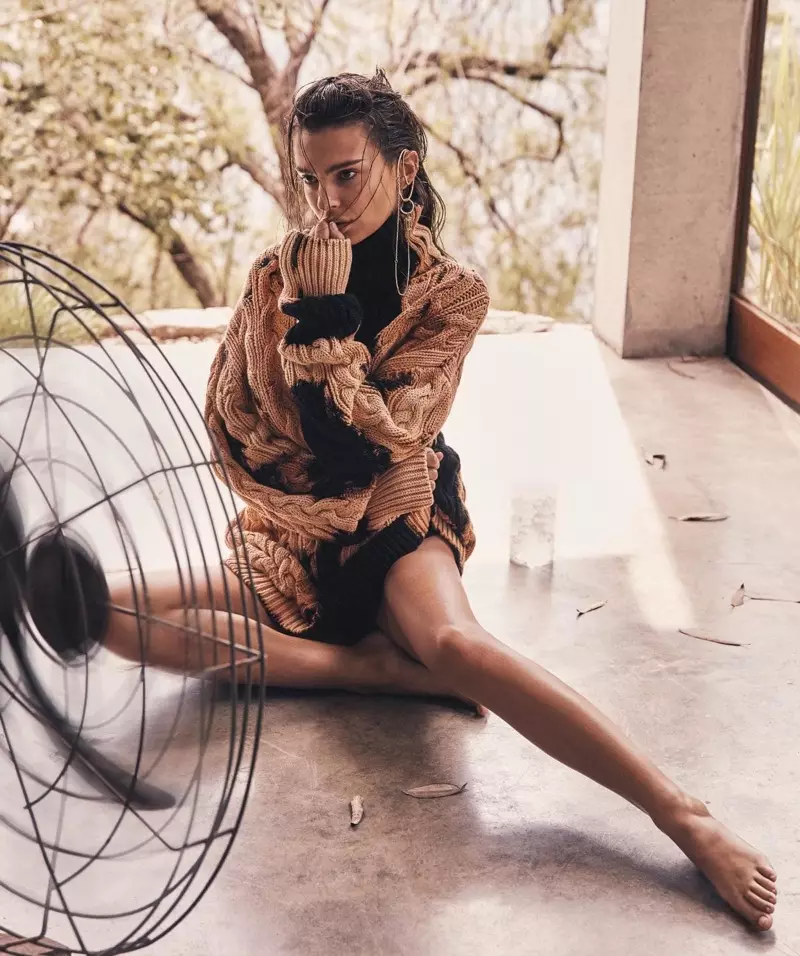 Emily Ratajkowski Pose Dina Gaya Kandel pikeun Vogue Australia