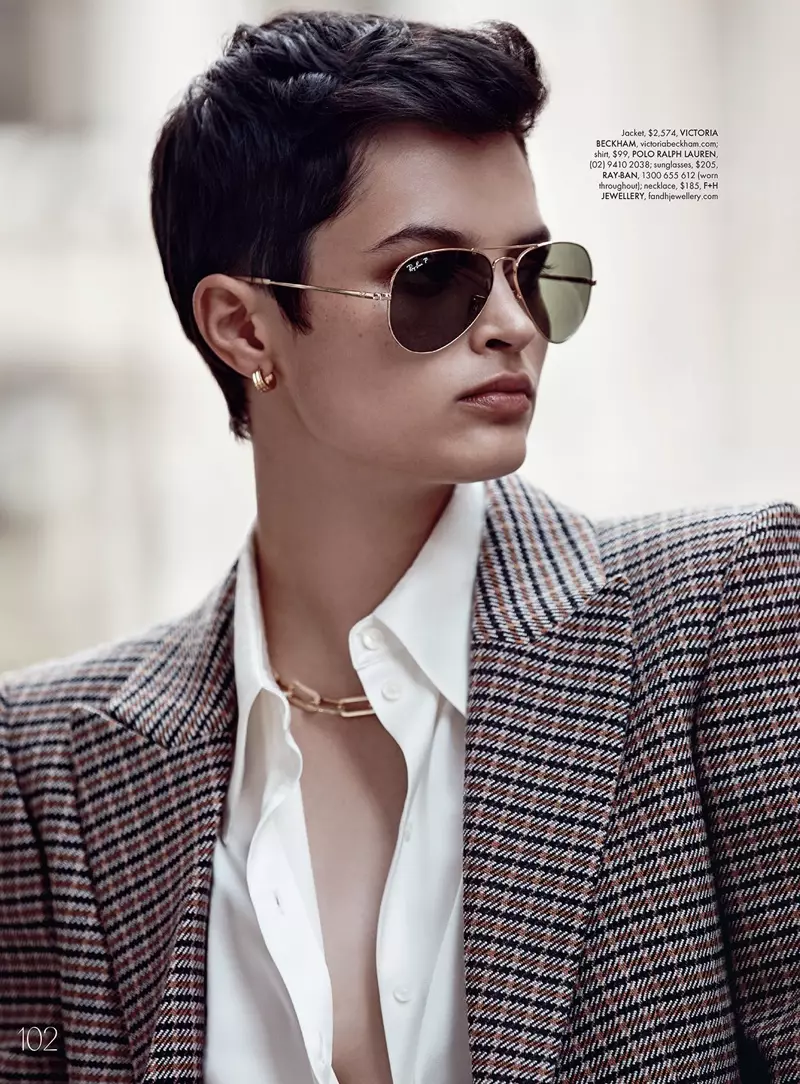 Isabella Emmack posa en Cool Street Style para ELLE Australia