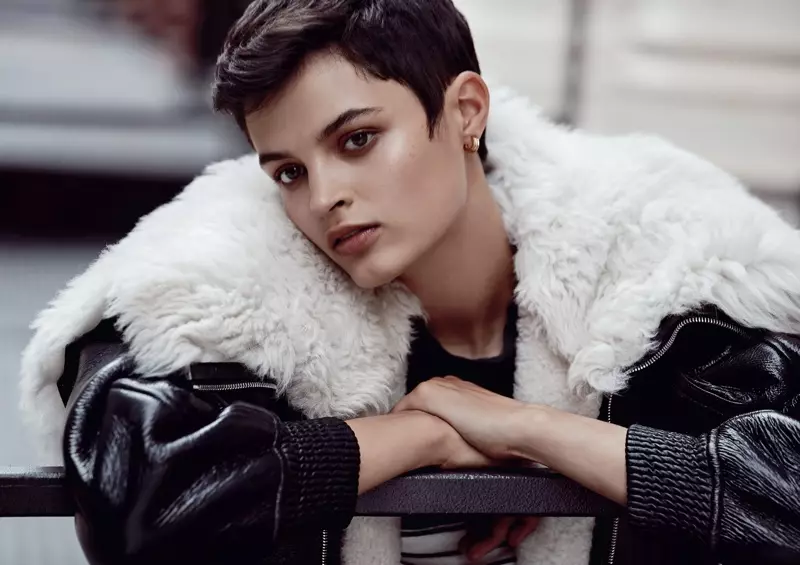 Isabella Emmack pozira u cool uličnom stilu za ELLE Australia