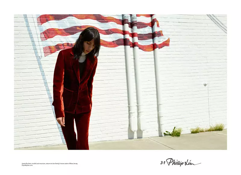 Jamie Bochert dra fluweelbroekpak in 3.1 Phillip Lim se herfs-winter 2016-veldtog