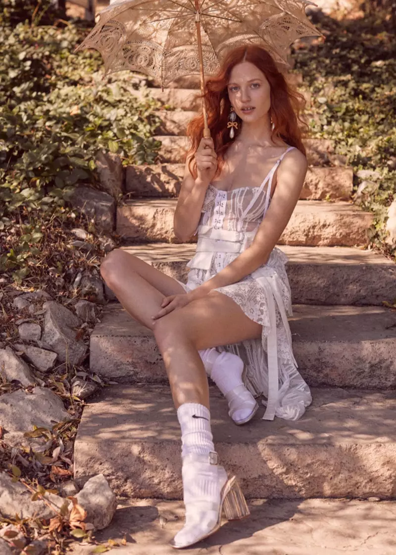 Julia Banas w lookbooku For Love & Lemons wiosna 2019