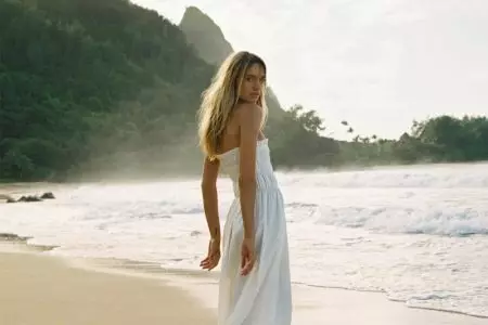 Maya Stepper gaat naar het strand in de vakantielijn van Sir the Label