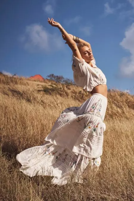 Maya Stepper Chases the Sun in LoveShackFancy Summer '19 Kev Sib Tw