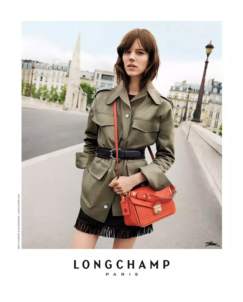 Freja Beha Erichsen Longchamp හි වසන්ත-ගිම්හාන 2018 උද්ඝෝෂනයේ රඟපායි