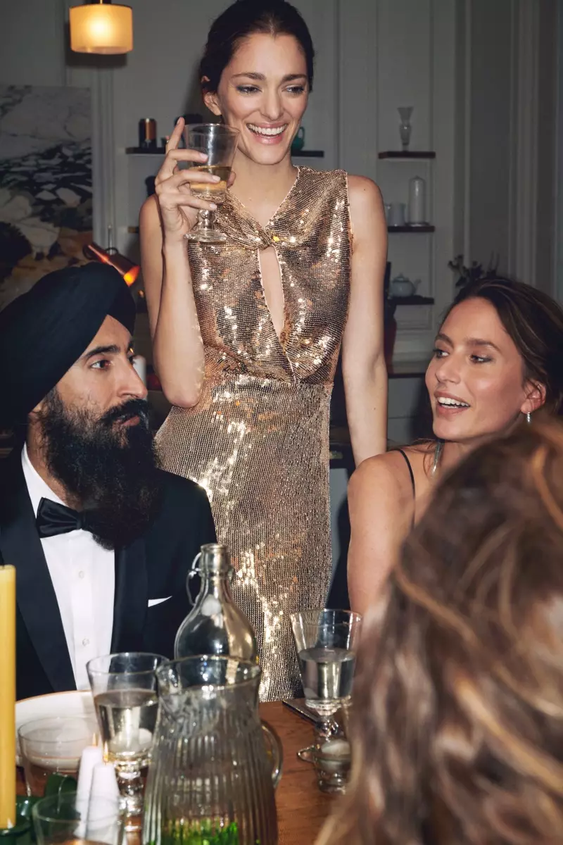 Et bilde fra redaksjonen for Mangos Intimate Dinner party holiday 2019