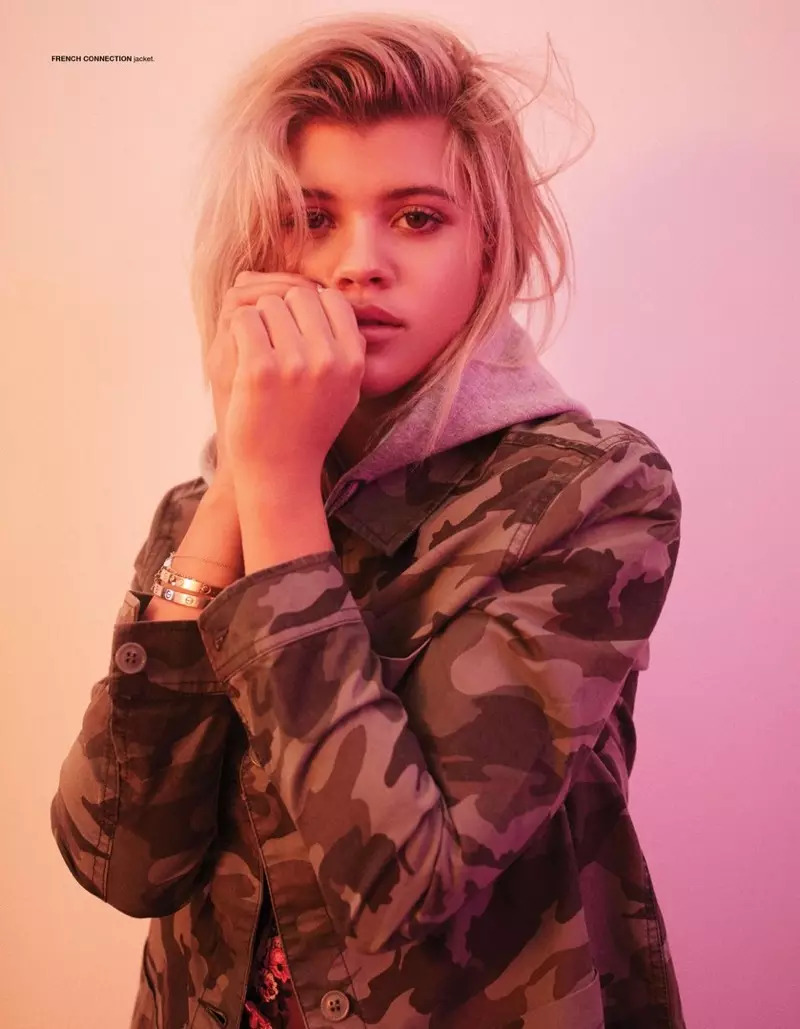 Houpací kamufláž, Sofia Richie pózuje v bundě French Connection