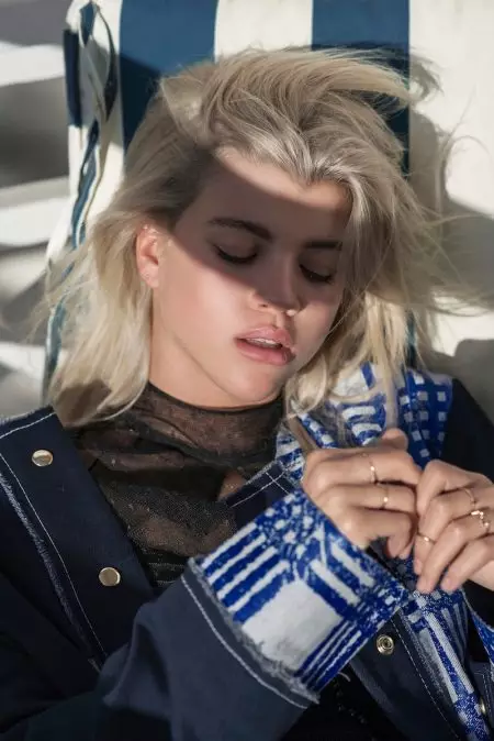 Sofia Richie posa en Cool Girl Looks para Vogue Me