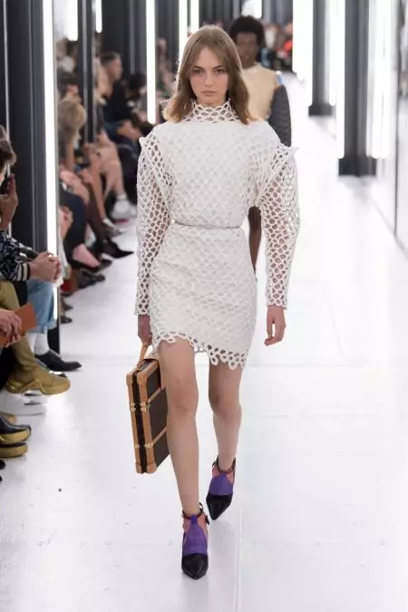 Louis Vuitton Lọ Sci-Fi Chic fun Orisun omi 2019