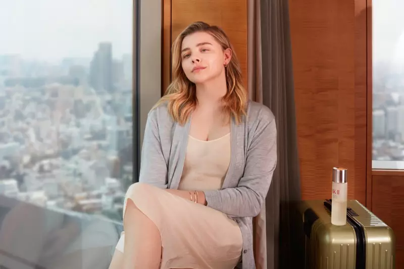 SK-II يېڭى فىلىم ئۈچۈن Chloe Grace Moretz نى چەككەن بولۇپ ، ئۇ گىرىمسىز