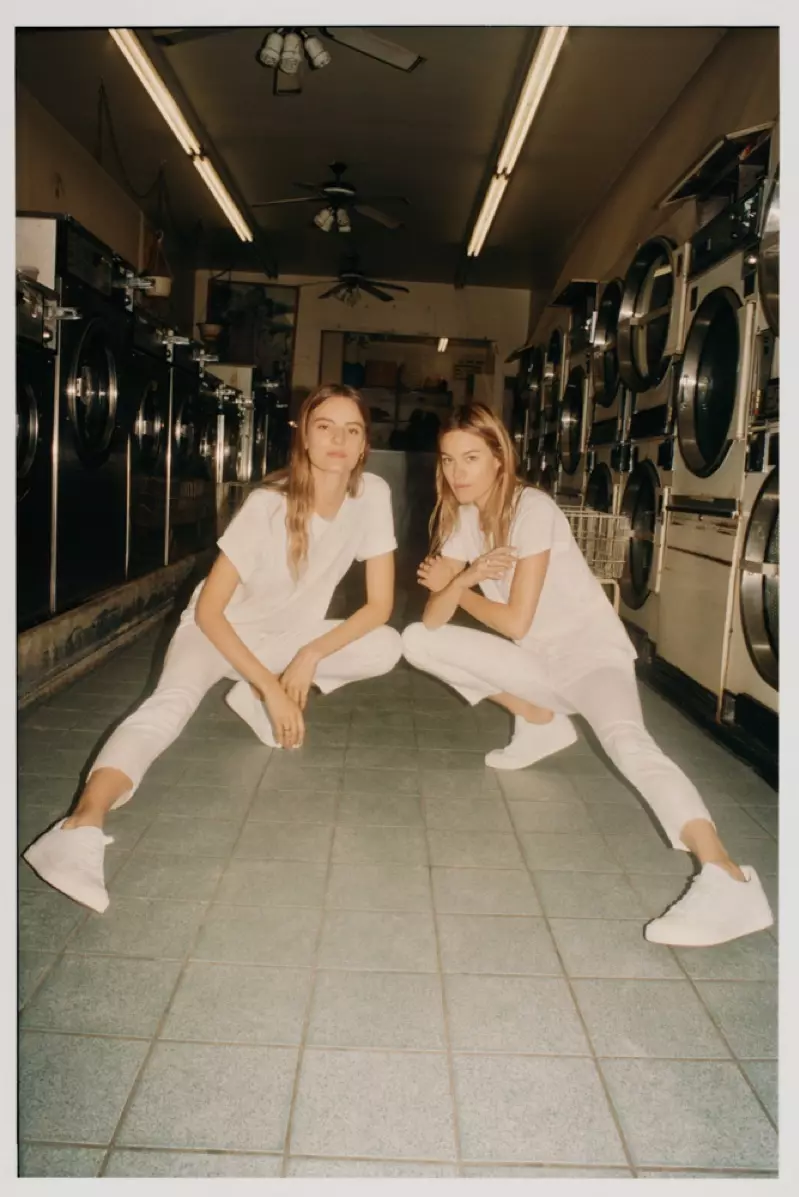 Camille Rowe 和 Tilda Lindstam 前 Rag & Bone 2019 年 3 月牛仔布项目