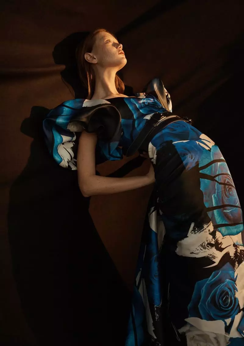 Sara Grace Wallerstedt ආකෘති ප්‍රකාශය Vogue Russia සඳහා සොයයි