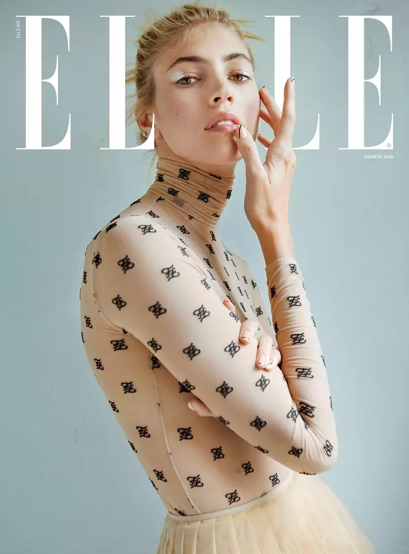 Devon Windsor posa con ropa de Fendi para ELLE México