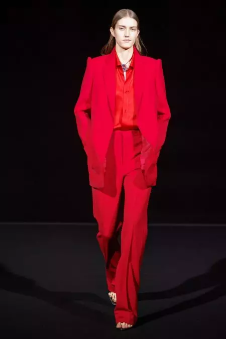 Balenciaga 2019-njy ýylyň güýzüne çykýar