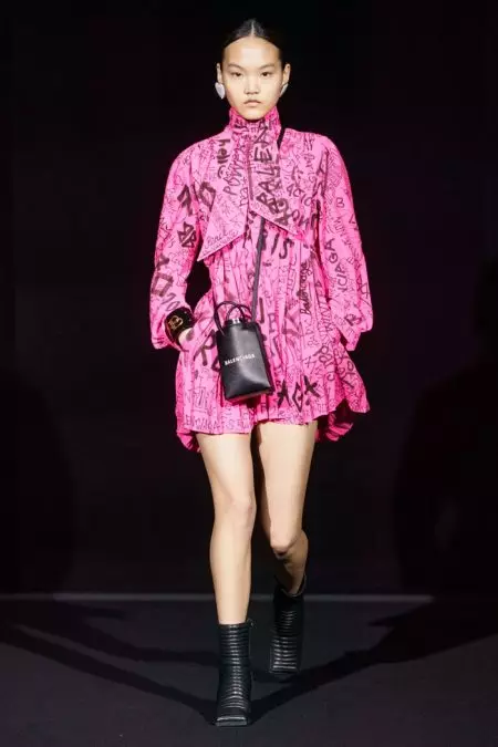 Balenciaga 2019 Sonbaharında Yükseliyor