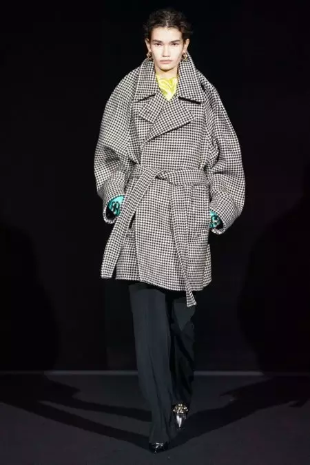 Balenciaga niakatra ho an'ny fararano 2019