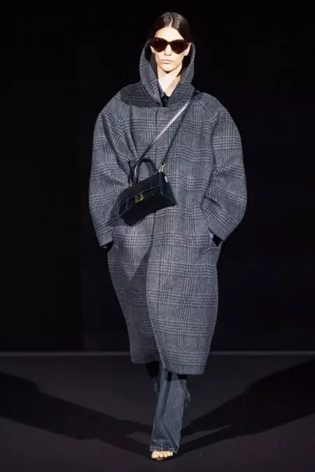 Balenciaga se eleva para el otoño de 2019