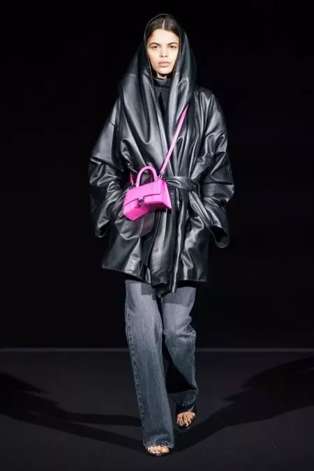 Balenciaga 2019-njy ýylyň güýzüne çykýar