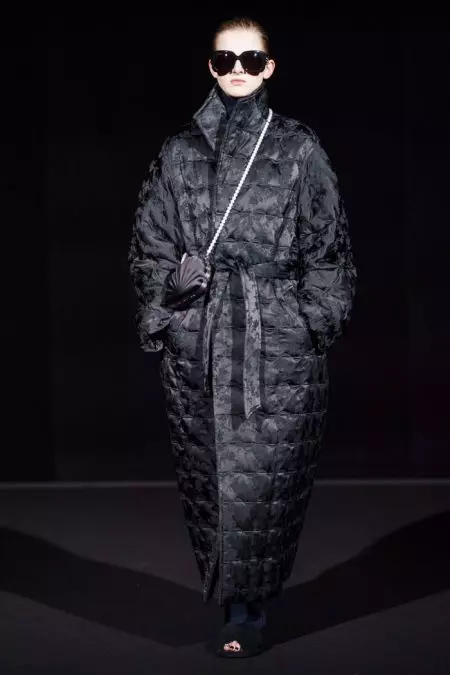 Balenciaga 推出 2019 秋季系列