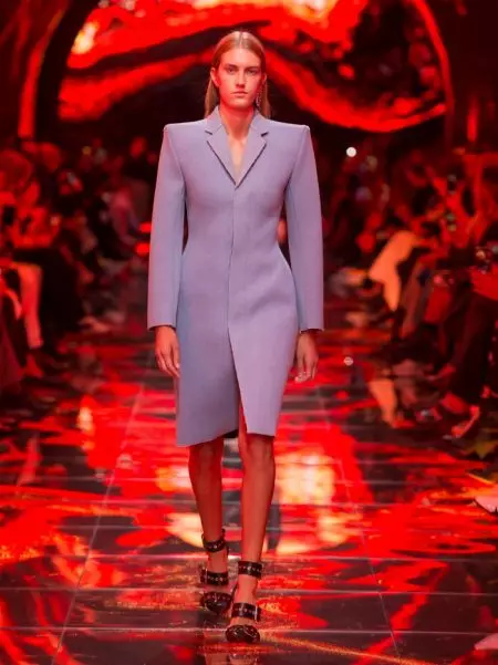 Balenciaga prináša elegantnú pohodu na jar 2019