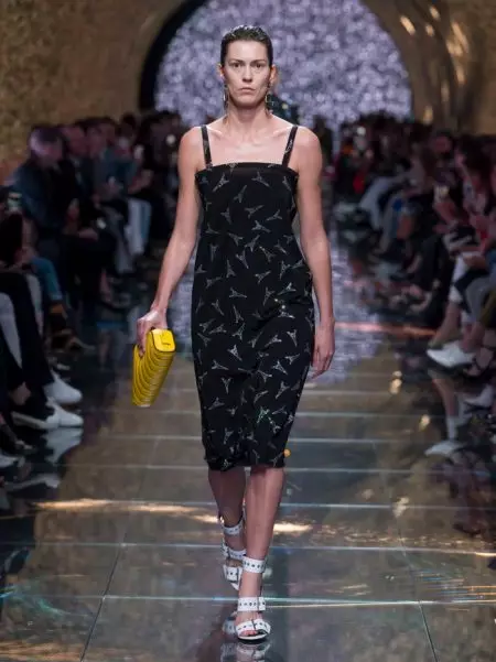 Balenciaga tuo eleganttia helpotusta kevääseen 2019