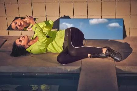 Selena Gomez skyn in PUMA LQD CELL Shatter Luster Sneaker