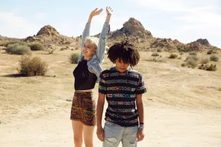 د نوي H&M x Coachella ټولګه لپاره د هیلي بالډوین سره د پردې شاته لاړشئ