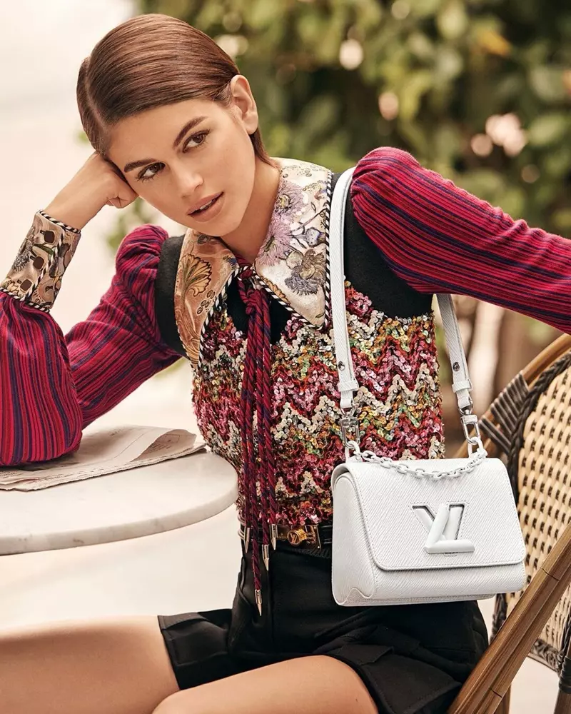 Kaia Gerber estrela a campanha Louis Vuitton Twist primavera-verão 2020