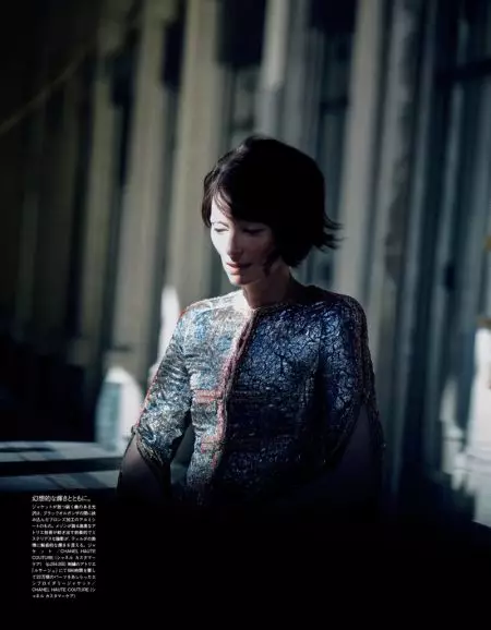 Tilda Swinton boei in Chanel Couture vir Vogue Japan