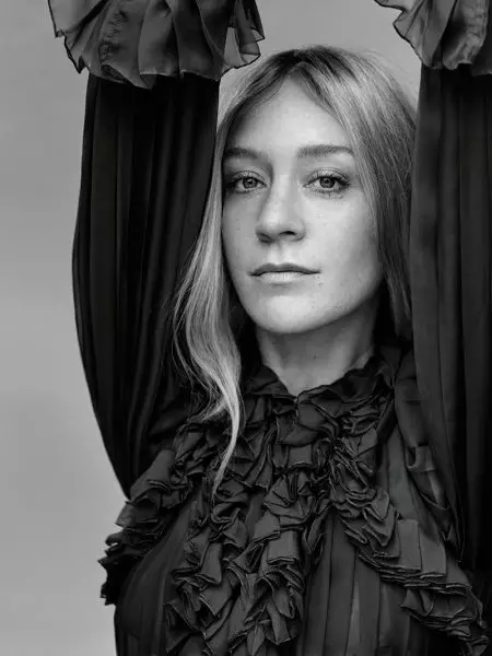 Chloe Sevigny posearret yn Gucci Fashions foar Harper's Bazaar Ruslân