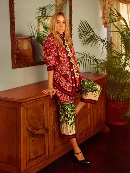 Chloe Sevigny-k Gucci modan jartzen du Harper's Bazaar Errusiarako