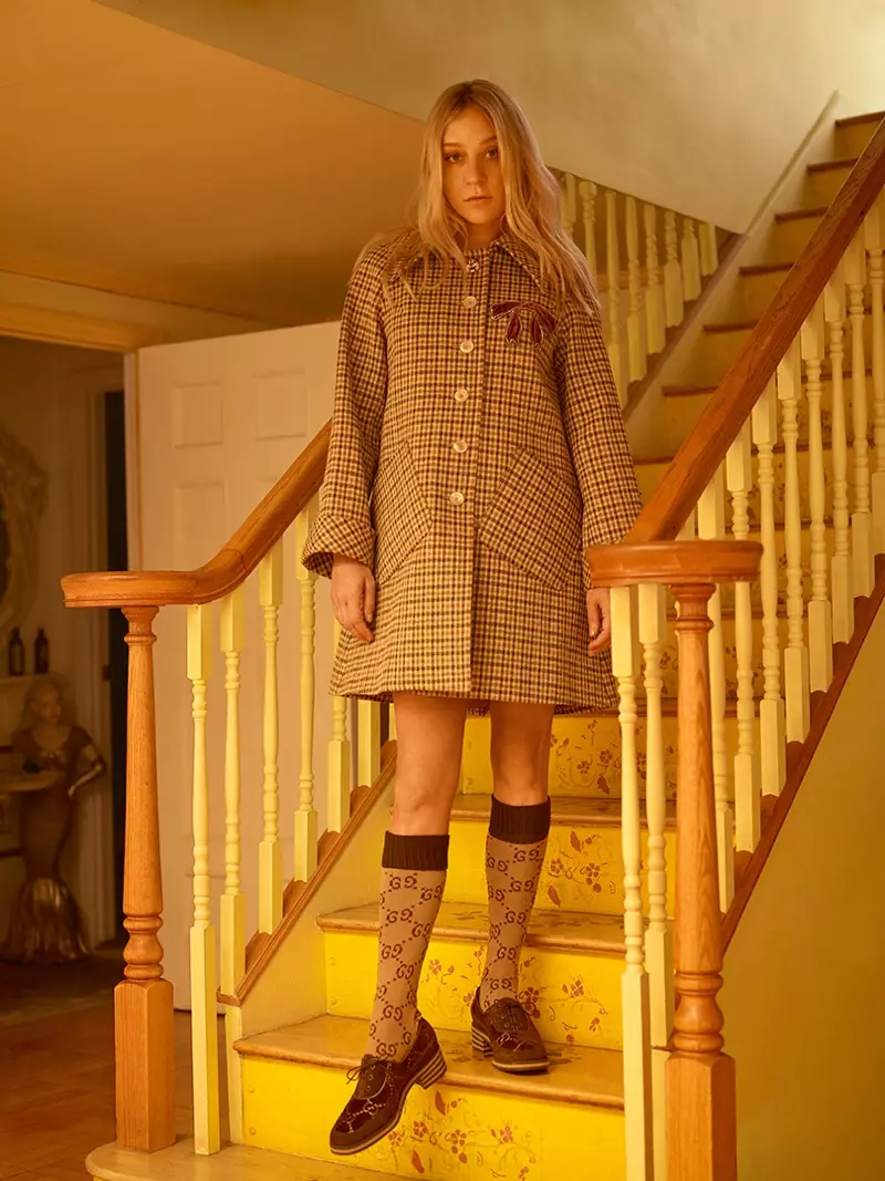 Chloe Sevigny nganggo jas kotak-kotak, kaos kaki sareng loafers ti Gucci