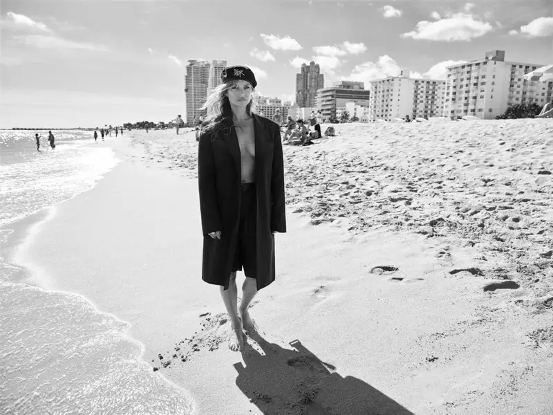 Kate Moss gaat naar het strand in Dior Designs voor i-D