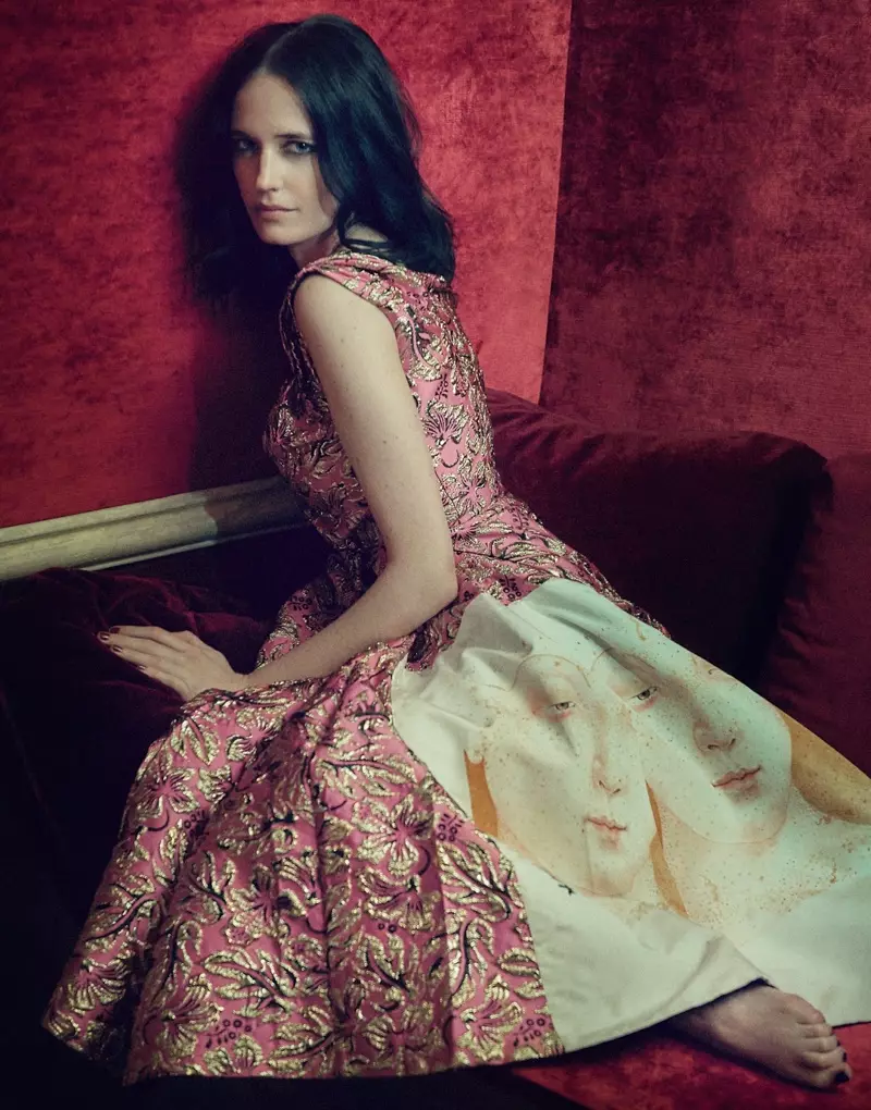 Eva Green nőiesen néz ki Prada ruhában