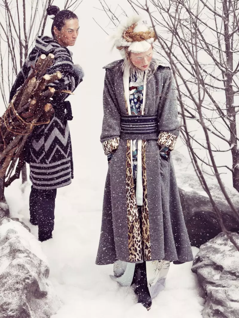 Si Toni Garrn Looks East para sa Vogue Germany Disyembre 2012 ni Alexi Lubomirski