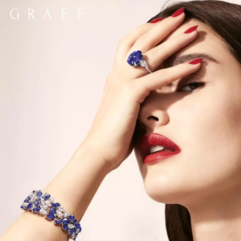 Graff Diamonds ले वर्क अफ आर्ट अभियानको लागि हीरा र नीलमणि गहनाहरू स्पटलाइट गर्दछ