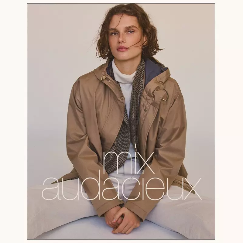 Giedre Dukauskaite pose en parka et blazer en laine Massimo Dutti